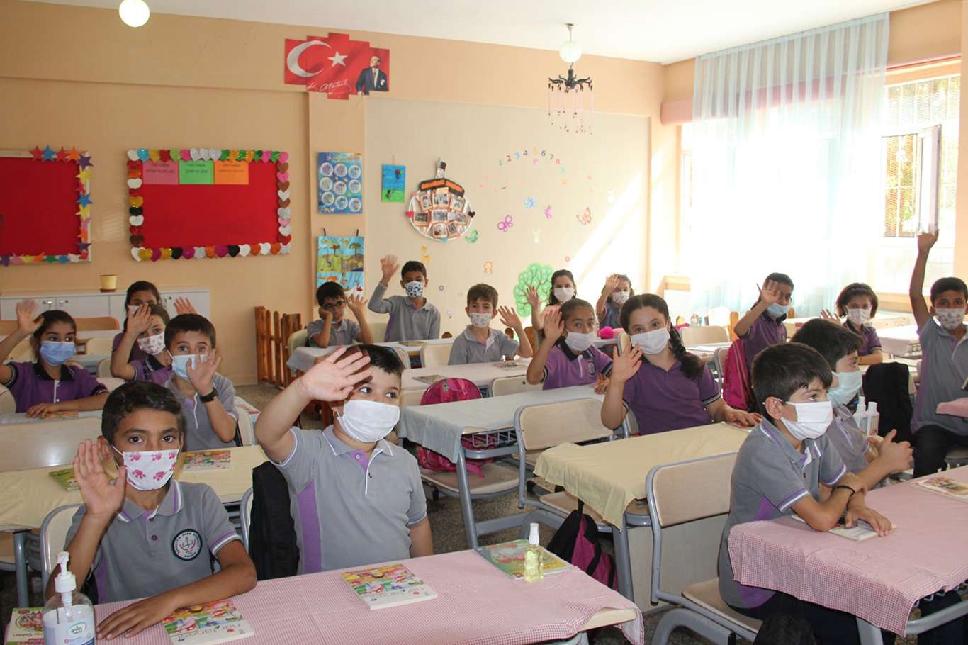 Mardin'de 235 bin 527 öğrenci ders başı yaptı Mardin'de 235 bin 527 öğrenci ders başı yaptı